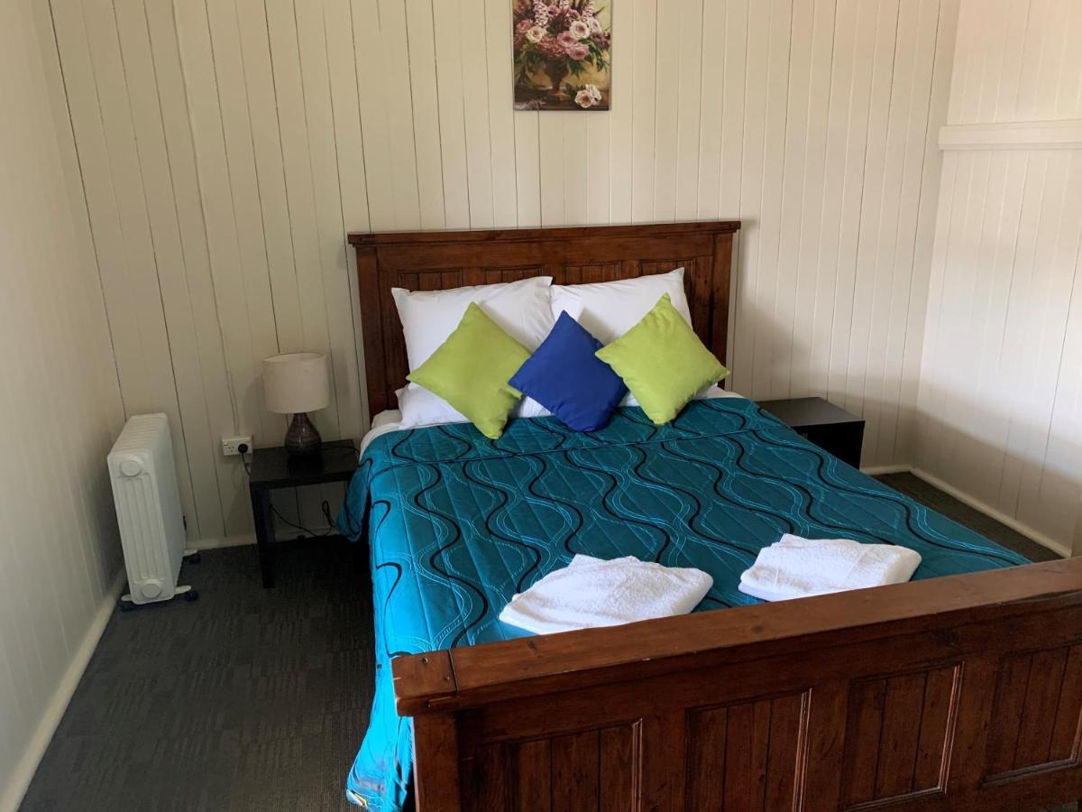 Exchange Hotel Toogoolawah Екстериор снимка