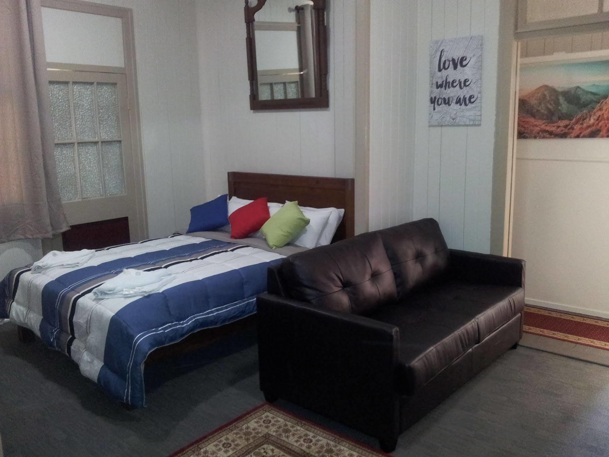 Exchange Hotel Toogoolawah Екстериор снимка